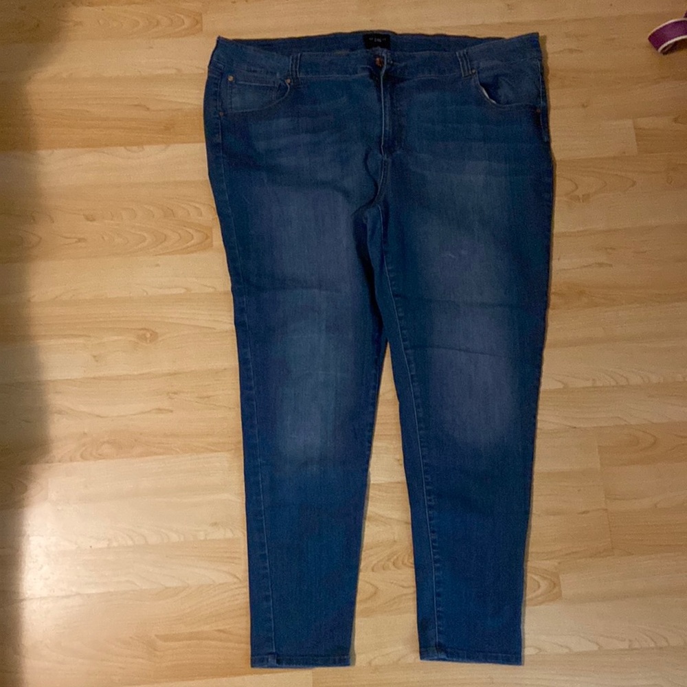 Like New Celebrity Pink skinny jean size 24